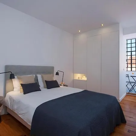 아파트 Spacious Luxury Apt In Historic Center With Lift! *