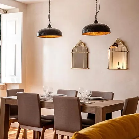 Apartment Spacious Luxury Apt In Historic Center With Lift! Lissabon
